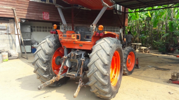 ขายรถไถ KUBOTA M 5000 สภาพดีเดิมๆพร้อมใช้งาน อุปกรณ์ครบ 2 ชิ้นมีพร้อมดันหน้า ผานพรวน