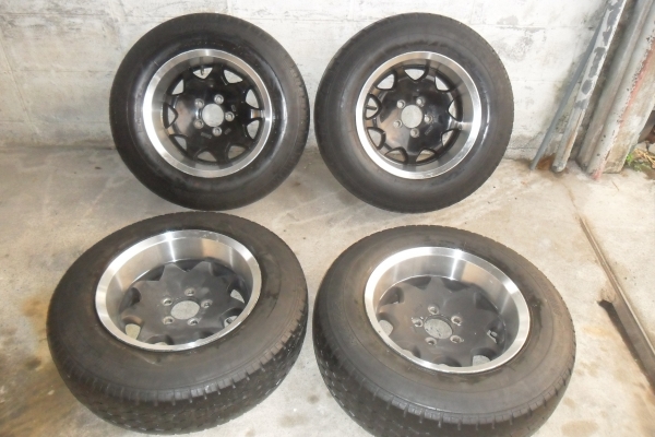 ล้อแม็ก15นิ้ว5รู114 พร้อมยาง สวยๆ 4 ล้อ ลดราคาเหลือ 5000 บาท