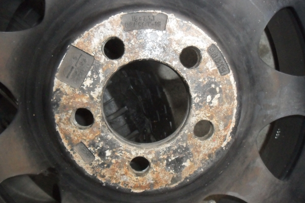 ล้อแม็ก15นิ้ว5รู114 พร้อมยาง สวยๆ 4 ล้อ ลดราคาเหลือ 5000 บาท