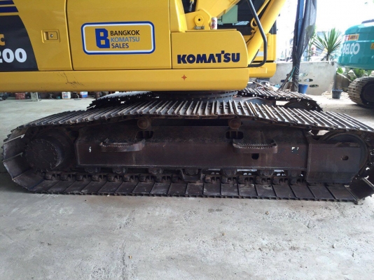 KOMATSU PC200-8MO (เจ้าของขายเอง) 5,xxx ชม. ประกันศูนย์อยู่ทุกอย่าง รถปี 13 รถออกป่ายแดง รถมือเดียว พร้อมใช้งาน  สนใจติดต่อด้วย 0890854790