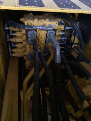 KOMATSU PC200-8MO (เจ้าของขายเอง) 5,xxx ชม. ประกันศูนย์อยู่ทุกอย่าง รถปี 13 รถออกป่ายแดง รถมือเดียว พร้อมใช้งาน  สนใจติดต่อด้วย 0890854790