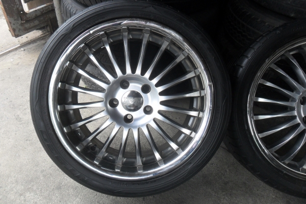 ล้อแม็ก18นิ้ว5รู114 พร้อมยาง สวยๆ 4 ล้อ ราคา 8900 บาท