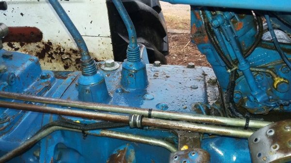 ขาย ฟอร์ด6600เสื้อลายแท้ทั้งคัน มีเล่มทะเบียน