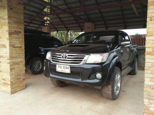 TOYOTA VIGO 2.5CHAMP แม้กขอบ20 4ประตู เกียร์ธรรมดา ไมล์ห้าหมื่นโลแท้ รถมือเดียวครับ ไม่ติดรถคันแรก