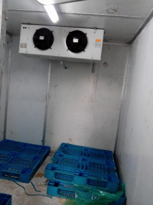 ห้องเย็นสำเร็จรูป ขนาด ก.2.4*ส.2.4.*ย.3 ม.  อุณหภูมิปรับได้ -20 อ.  บรรจุสินค้าได้ 3-3.5 ตัน  เจ้าของยังใช้งานได้ปกติ