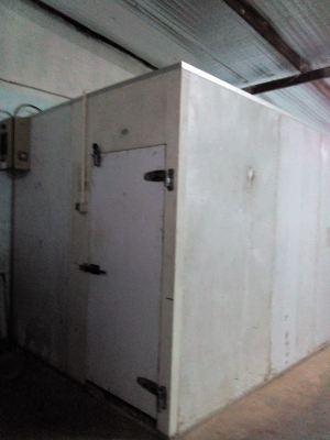 ห้องเย็นสำเร็จรูป ขนาด ก.2.4*ส.2.4.*ย.3 ม.  อุณหภูมิปรับได้ -20 อ.  บรรจุสินค้าได้ 3-3.5 ตัน  เจ้าของยังใช้งานได้ปกติ