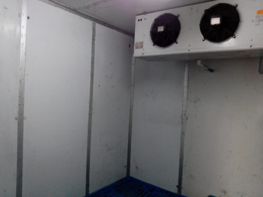 ห้องเย็นสำเร็จรูป ขนาด ก.2.4*ส.2.4.*ย.3 ม.  อุณหภูมิปรับได้ -20 อ.  บรรจุสินค้าได้ 3-3.5 ตัน  เจ้าของยังใช้งานได้ปกติ