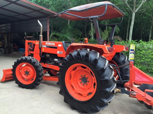 ขายรถไถ Kubota M5000 SU(4WD) พร้อมใบมีดและผานพรวน รถสวย พร้อมใช้งาน