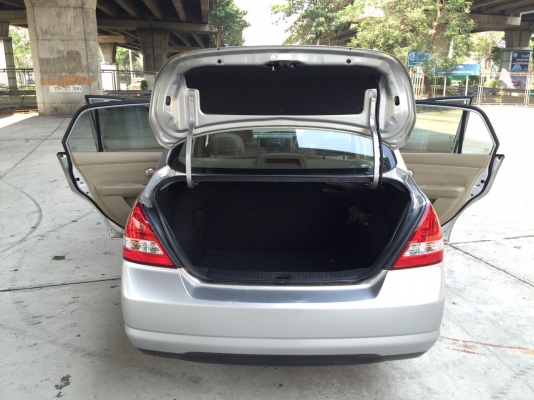 nissan tiida 1.6m สีเทา ปี 2008 รถมือเดียว ไมล์ 175xxx ไม่เคยติดแก๊ส nissan tiida 1.6m สีเทา ปี 2008 รถมือเดียว ไมล์ 175xxx ไม่เคยติดแก๊ส