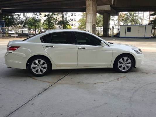honda accord 2.0 el สีขาว ปี2011 รถสวยมากมือเดียว ไมล์แท้ วิ่ง 7xxxx honda accord 2.0 el สีขาว ปี2011 รถสวยมากมือเดียว ไมล์แท้ วิ่ง 7xxxx