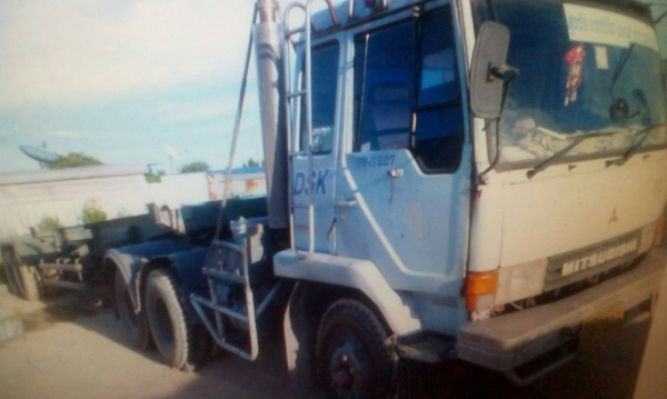 ขายหัวลากมิตซูบิชิ FN215K  285 แรง 1 เพลา เครื่องดีเซลฮีโน่ EP100