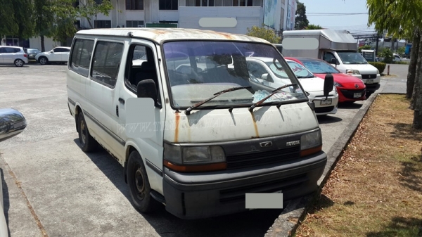 รถตู้ TOYOTA