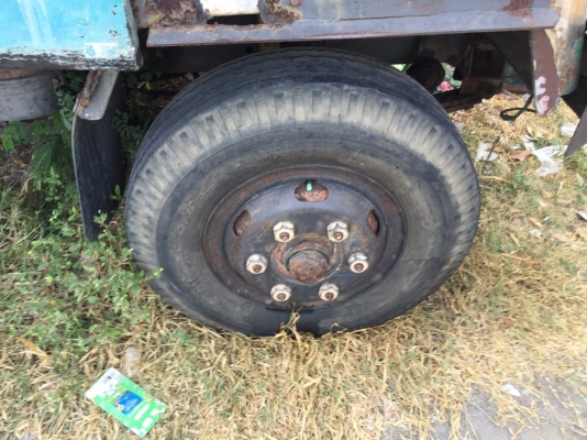 (รถ40ปีเดิมๆ)..6ล้อ หัว-คัสซี..Fหน้าFหลัง..85แรง ไดฮัทสุ(ISUZU) เครื่อง4BC2-159124 ปี2519..เล่มทะเบียนพร้อม ชุดโอน