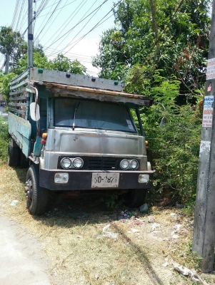 (รถ40ปีเดิมๆ)..6ล้อ หัว-คัสซี..Fหน้าFหลัง..85แรง ไดฮัทสุ(ISUZU) เครื่อง4BC2-159124 ปี2519..เล่มทะเบียนพร้อม ชุดโอน