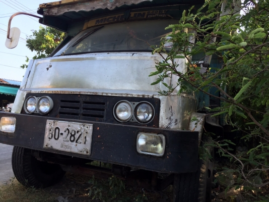 (รถ40ปีเดิมๆ)..6ล้อ หัว-คัสซี..Fหน้าFหลัง..85แรง ไดฮัทสุ(ISUZU) เครื่อง4BC2-159124 ปี2519..เล่มทะเบียนพร้อม ชุดโอน