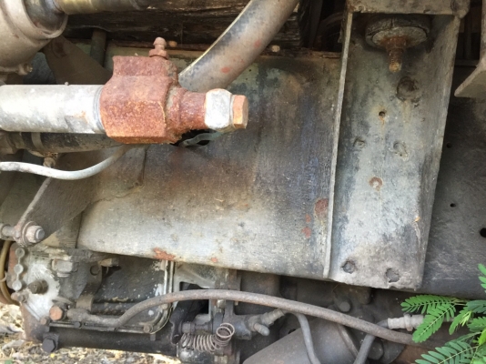 (รถ40ปีเดิมๆ)..6ล้อ หัว-คัสซี..Fหน้าFหลัง..85แรง ไดฮัทสุ(ISUZU) เครื่อง4BC2-159124 ปี2519..เล่มทะเบียนพร้อม ชุดโอน