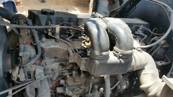 รถอีซูซุ 10 ล้อ หลังถนน FSR  185 แรงม้า. ปี 48. , ( * เดิม 6 ล้อทำ 10 ล้อ. )      สนใจติดต่อ  081 - 6079515