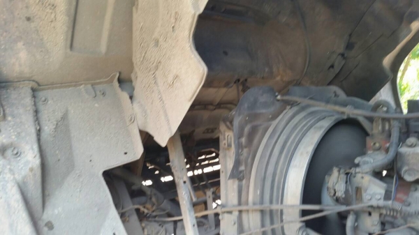 รถอีซูซุ 10 ล้อ หลังถนน FSR  185 แรงม้า. ปี 48. , ( * เดิม 6 ล้อทำ 10 ล้อ. )      สนใจติดต่อ  081 - 6079515