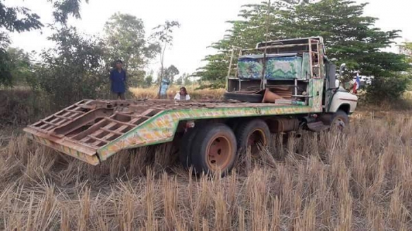 ขายเทรลเลอร์หัวยาว ขึ้นแบคโค120ได้ เครื่อง168แรง EH700 สภาพพร้อมใช้งาน (ไม่มีเล่มทะเบียน)สนใจโทร 090-8588220คุณนะ 093-3258446คุณบิว หรือเข้าดูสินค้าอื่นๆได้ที่ www.truck.in.th/498 หรือเพจFacebook ณรงค์ ซื้อขายรถมือสอง (เว็บไซต์ส่วนตัว) หรือFacebook คุณนะ ขายเทรลเลอร์หัวยาว ขึ้นแบคโค120ได้ เครื่อง168แรง EH700 สภาพพร้อมใช้งาน (ไม่มีเล่มทะเบียน)สนใจโทร 090-8588220คุณนะ 093-3258446คุณบิว หรือเข้าดูสินค้าอื่นๆได้ที่ www.truck.in.th/498 หรือเพจFacebook ณรงค์ ซื้อขายรถมือสอง (เว็บไซต์ส่วนตัว) หรือFacebook คุณนะ