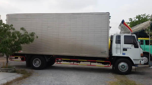 ISUZU-FTR..เครื่อง6BD1.ช่วงยาว7,20เมตรตู้เแห้ง.เครื่องดีครัชซี.แอร์เย็น.ยางเรเดียล6เส้น.สภาพสวยพร้อมใช้ครับ...