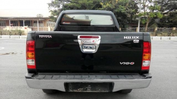 ขายเงินสด Toyota vigo D4D 2.5 VNturbo E Prerunner 2010