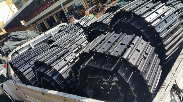 อะไหล่แบ็คโฮใหม่