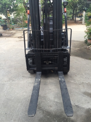 รถยก 2.5 ตันยี่ห้อ NISSAN เสายกสูง 6.0 เมตร ไซร์ชิฟ