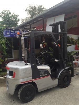 รถยก 2.5 ตันยี่ห้อ NISSAN เสายกสูง 6.0 เมตร ไซร์ชิฟ