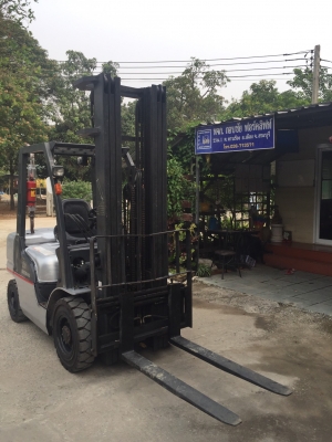 รถยก 2.5 ตันยี่ห้อ NISSAN เสายกสูง 6.0 เมตร(เสา 3 ตอน) ไซร์ชิฟ  เครื่องยนต์ดีเซล