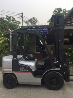 รถยก 2.5 ตันยี่ห้อ NISSAN เสายกสูง 6.0 เมตร(เสา 3 ตอน) ไซร์ชิฟ  เครื่องยนต์ดีเซล