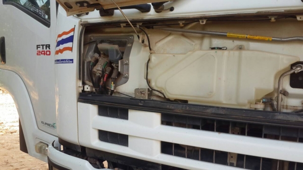 รถอีซูซุ 6 ล้อดั้ม FTR  240 แรงม้า  ปี 56.  ( รถวิ่ง 12x,xxx กม. )    สนใจติดต่อ  081 - 6079515