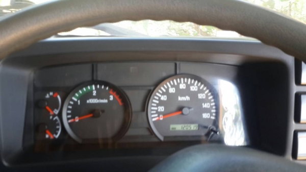 รถอีซูซุ 6 ล้อดั้ม FTR  240 แรงม้า  ปี 56.  ( รถวิ่ง 12x,xxx กม. )    สนใจติดต่อ  081 - 6079515