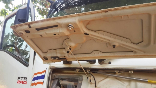 รถอีซูซุ 6 ล้อดั้ม FTR  240 แรงม้า  ปี 56.  ( รถวิ่ง 12x,xxx กม. )    สนใจติดต่อ  081 - 6079515