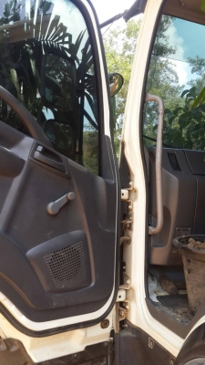 รถอีซูซุ 6 ล้อดั้ม FTR  240 แรงม้า  ปี 56.  ( รถวิ่ง 12x,xxx กม. )    สนใจติดต่อ  081 - 6079515