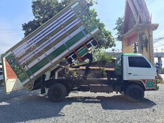 ขาย 6 ล้อดั้ม NPR วางเครื่อง 130 แรง ปี 1998 ยาว 4.20 เมตร ช่วงล่าง F หน้า - หลัง ต่อดั้มใหม่ กะบะบิเนียบใหม่ ทำสีใหม่หมด พวงมาลัยเพาเวอร์  คัดซีสวย ภายในครบ รถสวยพร้อมใช้งานเลย  รถยังไม่เคยใช้งาน ต่อเสร็จใหม่ๆเลยครับ เอาไปใช้ได้เลยขาย 6 ล้อดั้ม NPR วางเค