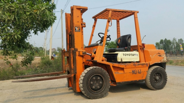 ขายด่วนรถยกดีเซล TOYOTA 4FD3.5ดีเซลยก3.5ตันเสาสูง3เมตรเกียรออโต้รถนอกเพิ่งเข้ามาใหม่ยังไม่เคยใช้งานในเมืองไทยเลย=รุ่นใหม่ขายถูกๆๆ