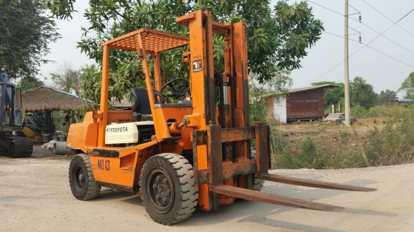 ขายด่วนรถยกดีเซล TOYOTA 4FD3.5ดีเซลยก3.5ตันเสาสูง3เมตรเกียรออโต้รถนอกเพิ่งเข้ามาใหม่ยังไม่เคยใช้งานในเมืองไทยเลย=รุ่นใหม่ขายถูกๆๆ