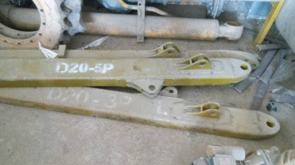 ขายเฟรมล่างรถแทรกเตอร์ โคมัสสุ D-20 รุ่น 3-5-6. ของใหม่ขายไม่แพง