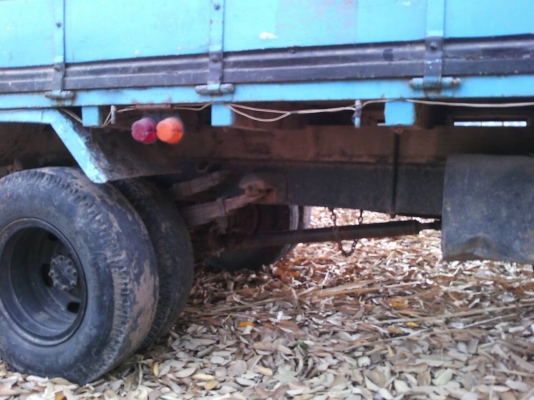 ขาย 6ล้อ อิซูสุ 100  แรง  ทะเบียน เอกสารพร้อมโอน