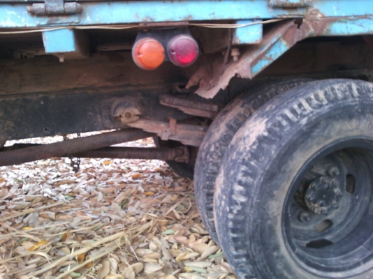 ขาย 6ล้อ อิซูสุ 100  แรง  ทะเบียน เอกสารพร้อมโอน