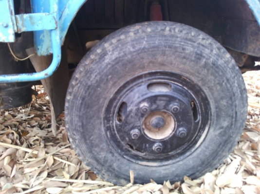 ขาย 6ล้อ อิซูสุ 100  แรง  ทะเบียน เอกสารพร้อมโอน