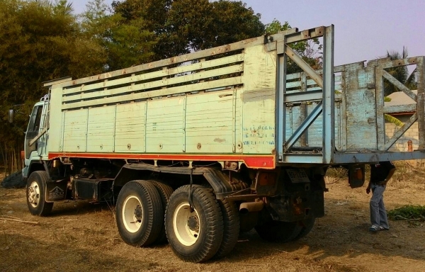 สิบล้อ อีซูชุ ร็อค FXZ23NFY 195โบว์ อินเตอร์ 2เพาใหญ่ สภาพดีสวยเดิมๆพร้อมใช้ ทะเบียนพร้อมโอน