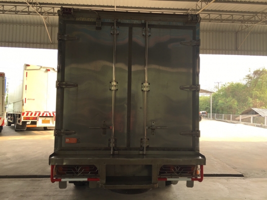 ขาย6ล้อ HINO.MAGA FC 9J Euro3. 500 เครื่องคอมมอลเรล145 เเรง วิ่ง รถห้างเเท้ๆ ตู้เย็นพร้อมเครื่องทำความเย็นอู่เอกชัย ยาว4.20  จดทะเบียนปลายปี 2554 (2011) สภาพป้ายเเดงใครต้องการไม่ผิดหวังราคา 950,000บาทจัดไฟเเนนได้.ดูรถได้ที่เต็นท์รถ JJ.AUTOCAR 2 หลังวัดจัน