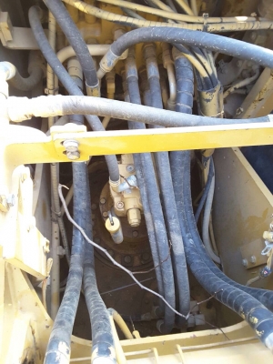 ขาย!! >>> CAT 315D <<< สวยจบ โซ่ใหม่ ลอนเลอร์ใหม่ ราคา 1,750,000 ขาย!! >>> CAT 315D <<< สวยจบ โซ่ใหม่ ลอนเลอร์ใหม่ ราคา 1,750,000