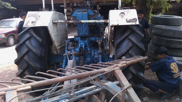 ขายฟอร์ด  6610  เสื้อลาย     ดันหน้า  หาง  7  ราคา 420000  บาท  ขายได้ขายเลย