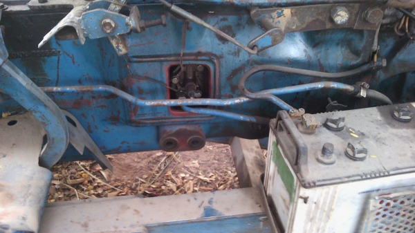 ขายฟอร์ด  6610  เสื้อลาย     ดันหน้า  หาง  7  ราคา 420000  บาท  ขายได้ขายเลย