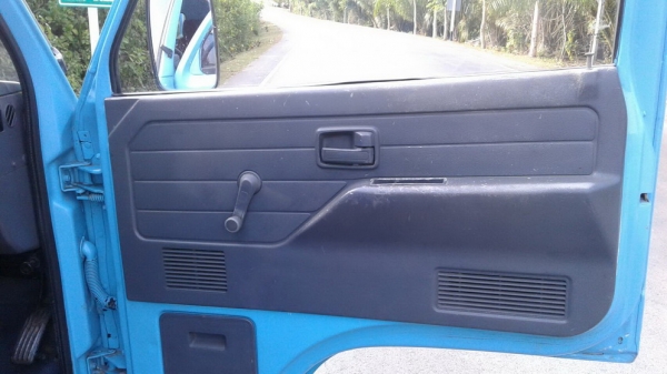 ISUZU 4 ล้อ 75แรงม้า รถห้างไม่ติดเวลา ISUZU 4 ล้อ 75แรงม้า รถห้างไม่ติดเวลา