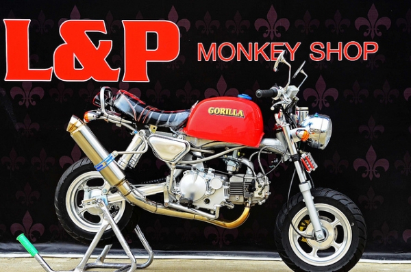 อะไหล่ แต่งรถเพียบ มีโช็คหน้า-หลัง ล้อ เครื่อง ถังน้ำมัน เบาะ และอะไหล่อื่นๆที่แต่งรถทั้งหมด ลดราคา 20-30\%