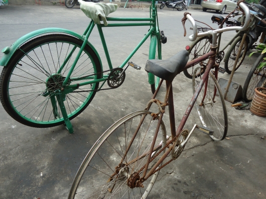 จักรยานโบราณ 2 คันคันเขียว 2600.- คันเสือหมอบ830.-