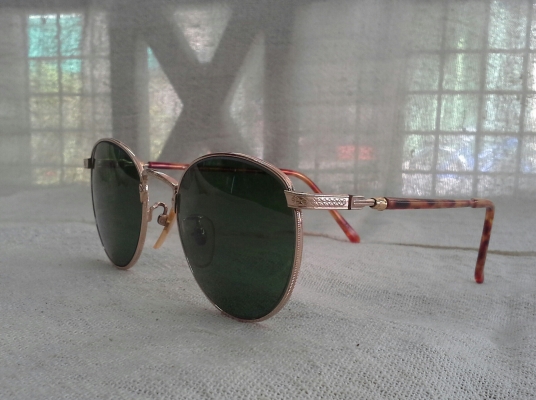 แว่นตาผู้ดีอังกฤษทรง 'หยดน้ำ-จอห์น เลนนอน' CONTINENTAL made in UK